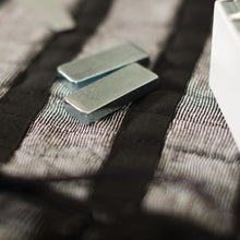 Load image into Gallery viewer, FALSE