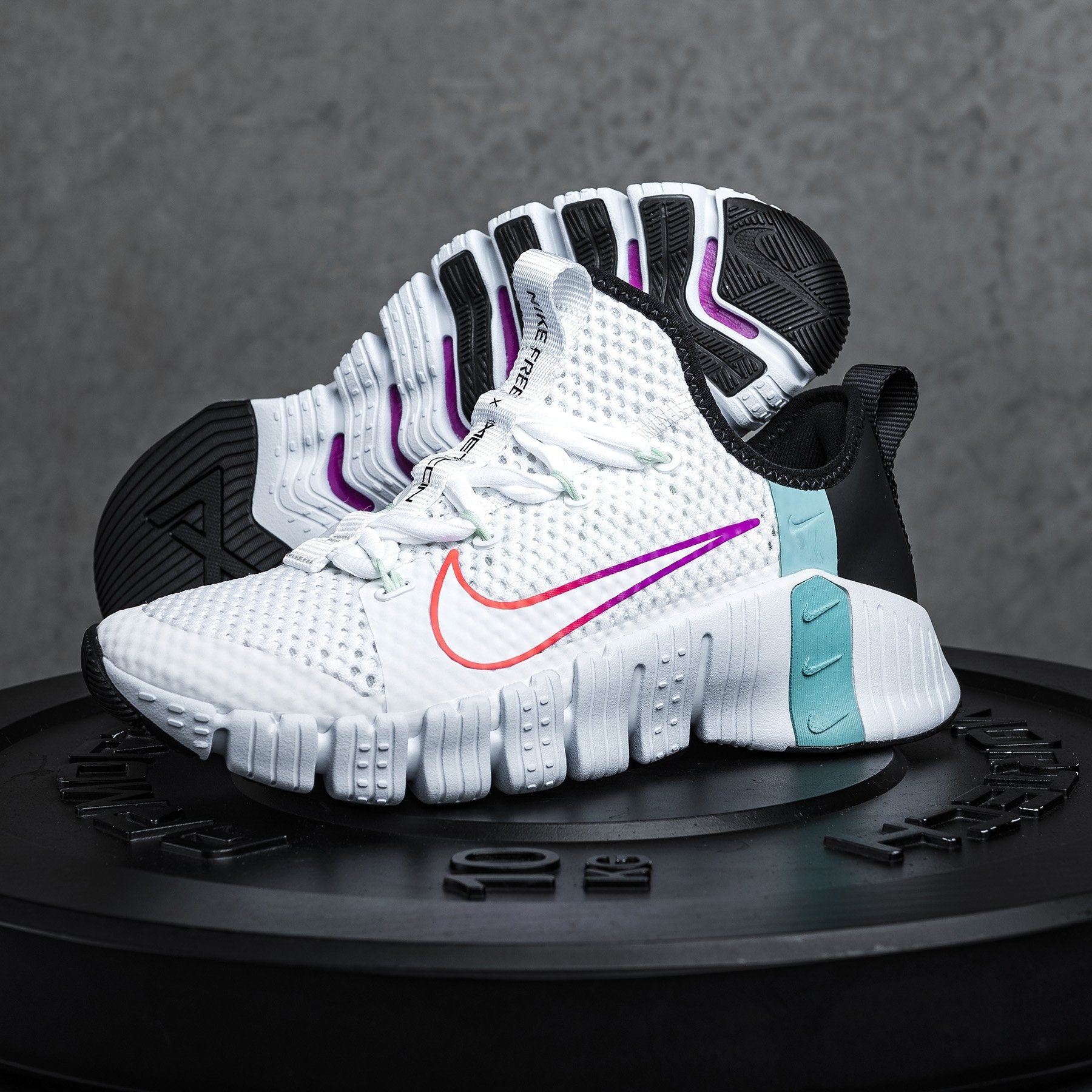 Nike metcon 3 hyper crimson Clearance